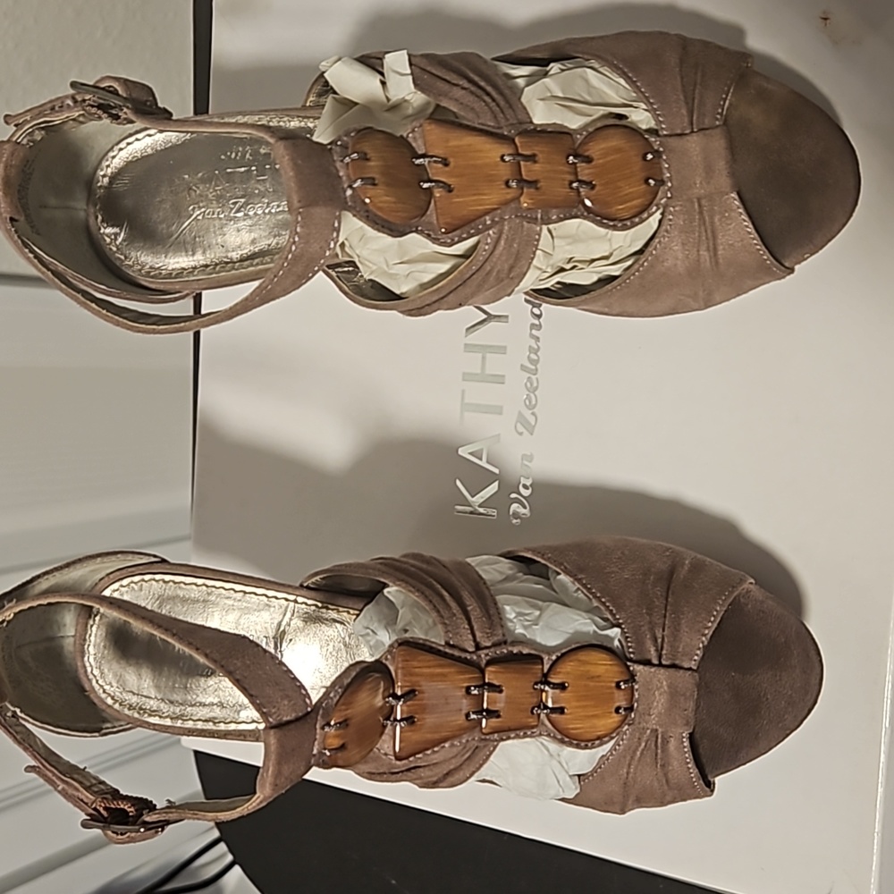 Ladies  shoe's